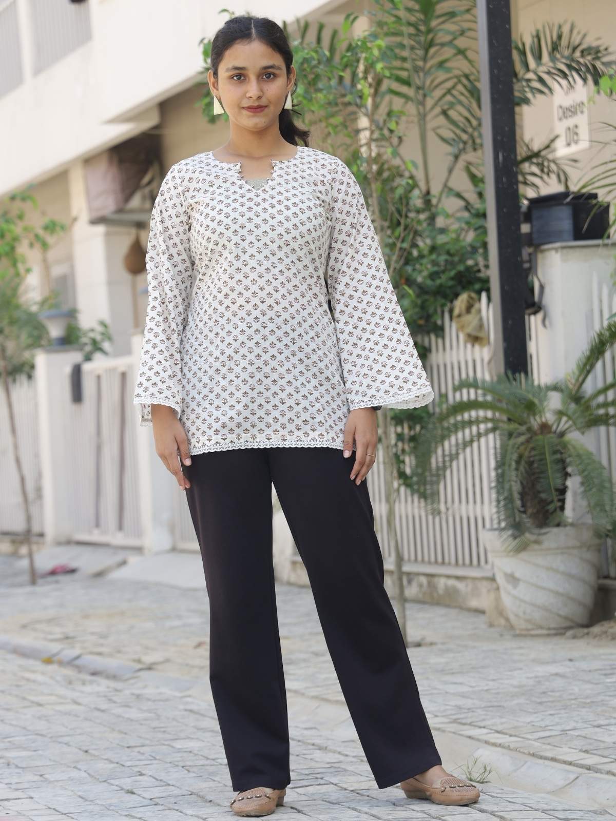 White and maroon criss-cross lace detail short kurta - front view