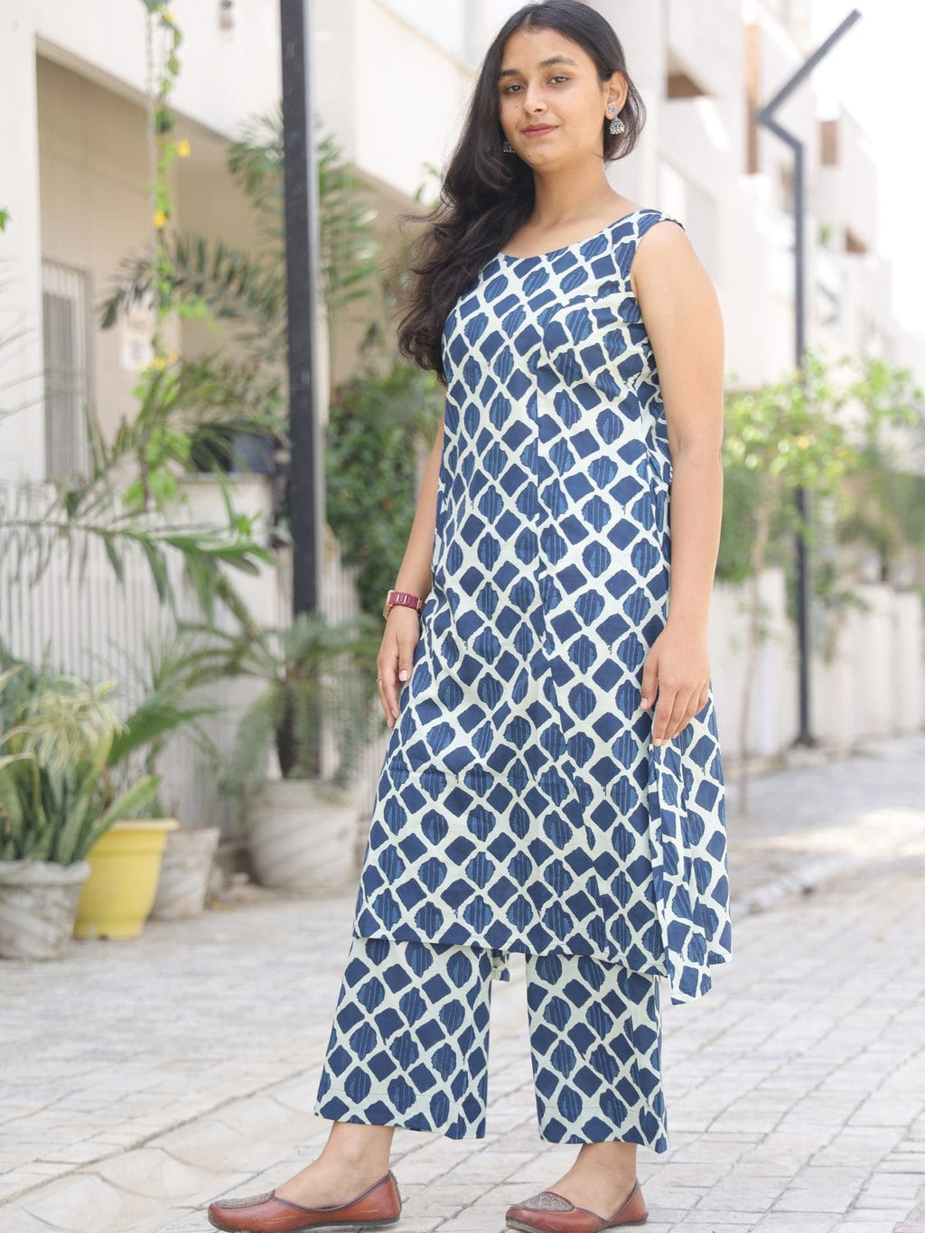 Indigo blue geometric print kurta palazzo set - side view
