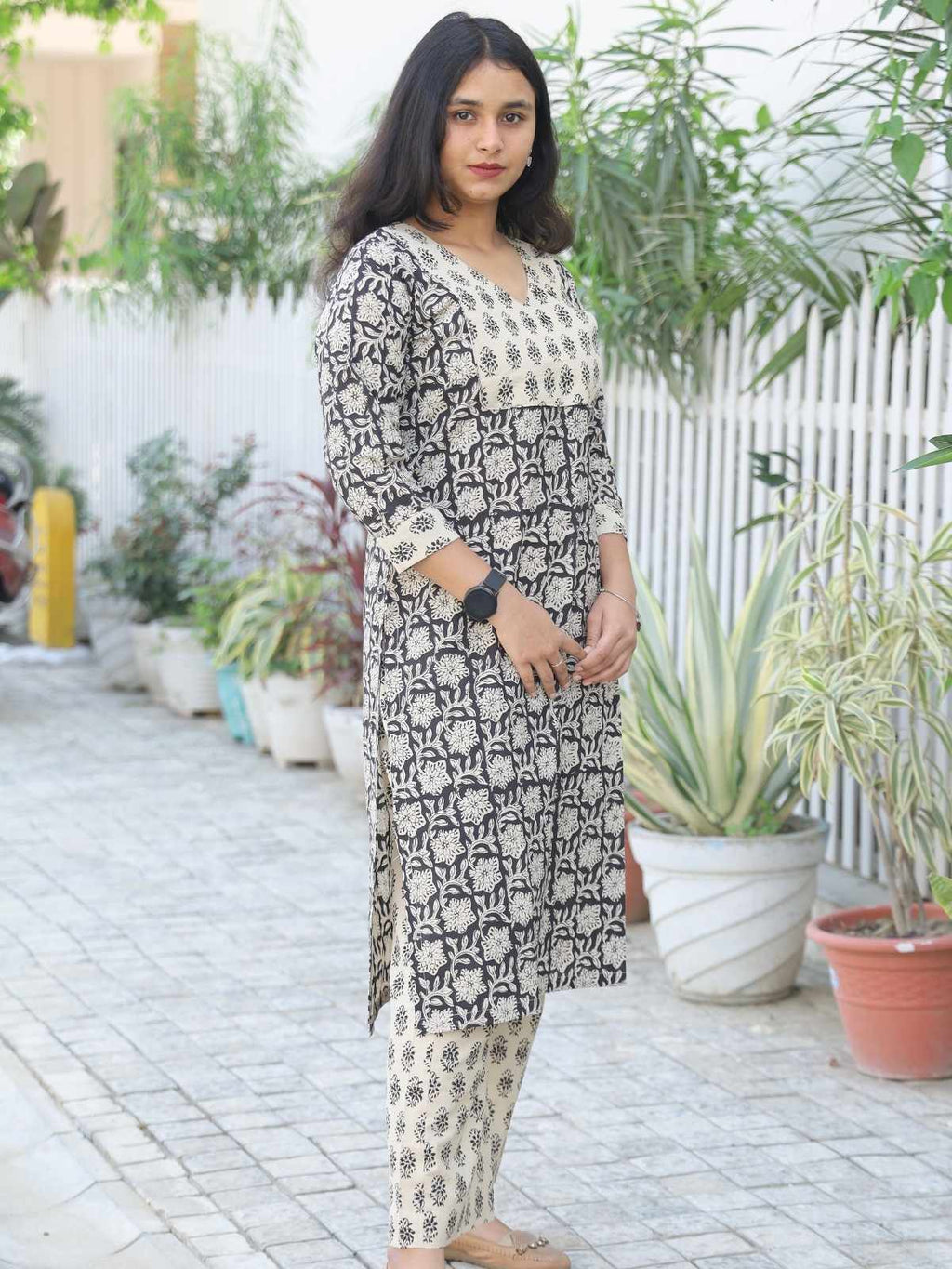 Black and ivory kurta palazzo set - side view