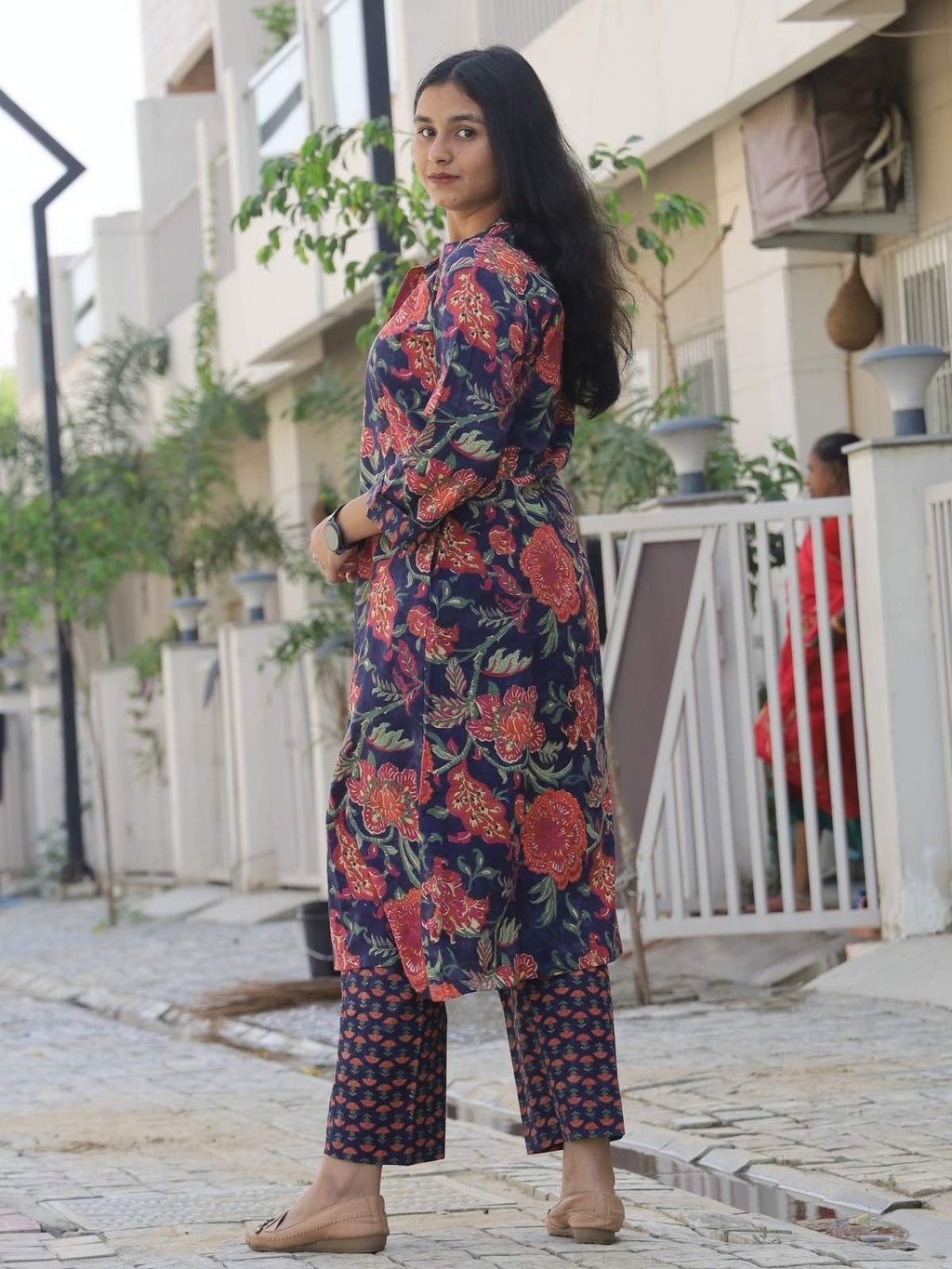 Navy kurta set - mandarin collar and button detail