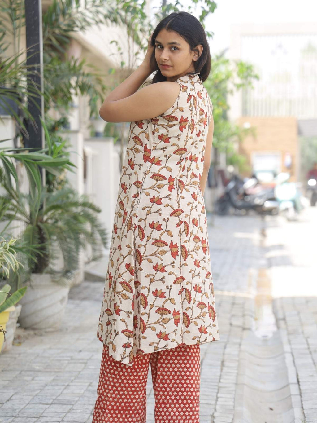 Ivory floral handblock kurta set - back view