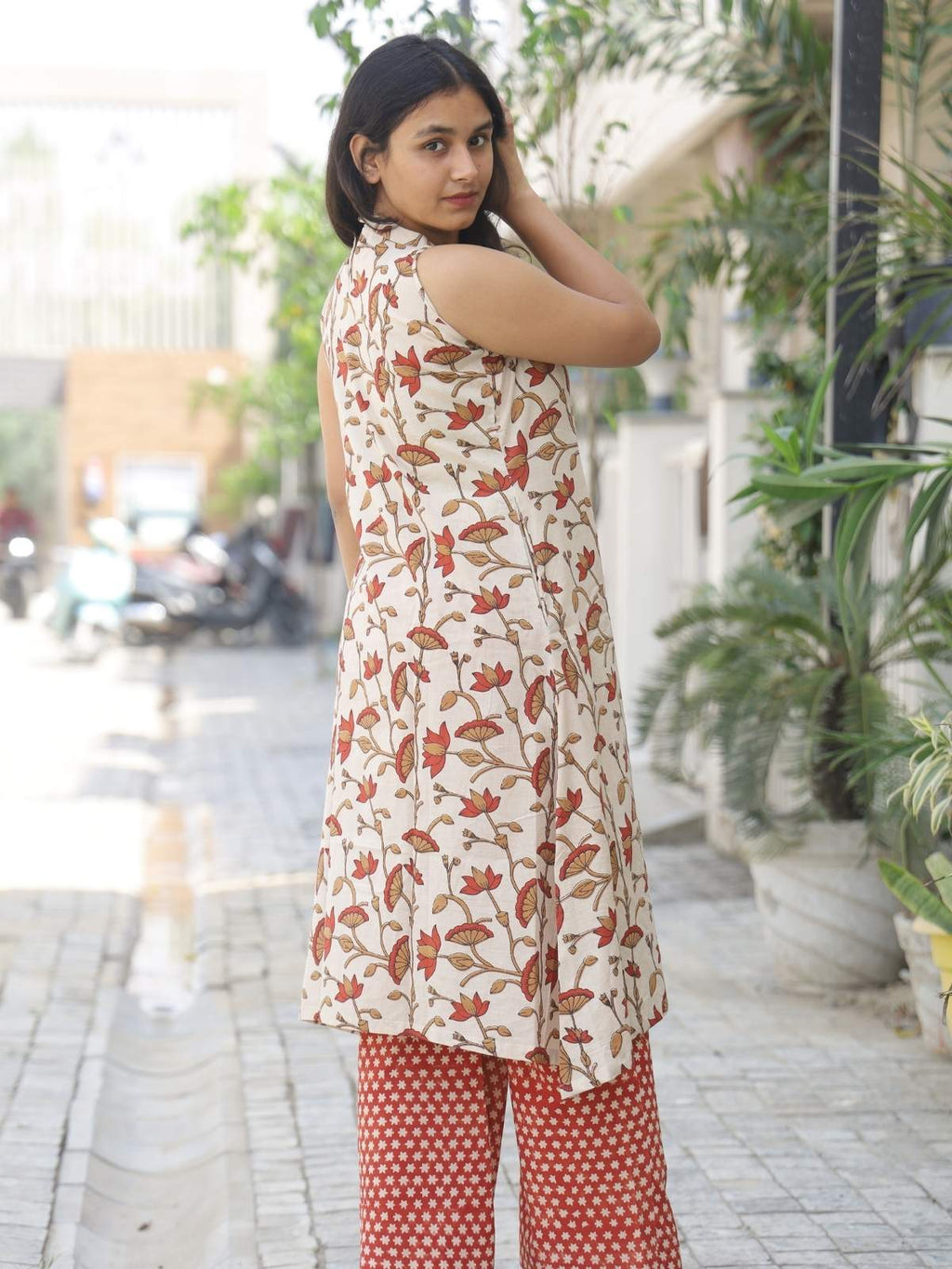 Ivory halter neck kurta palazzo set - side view