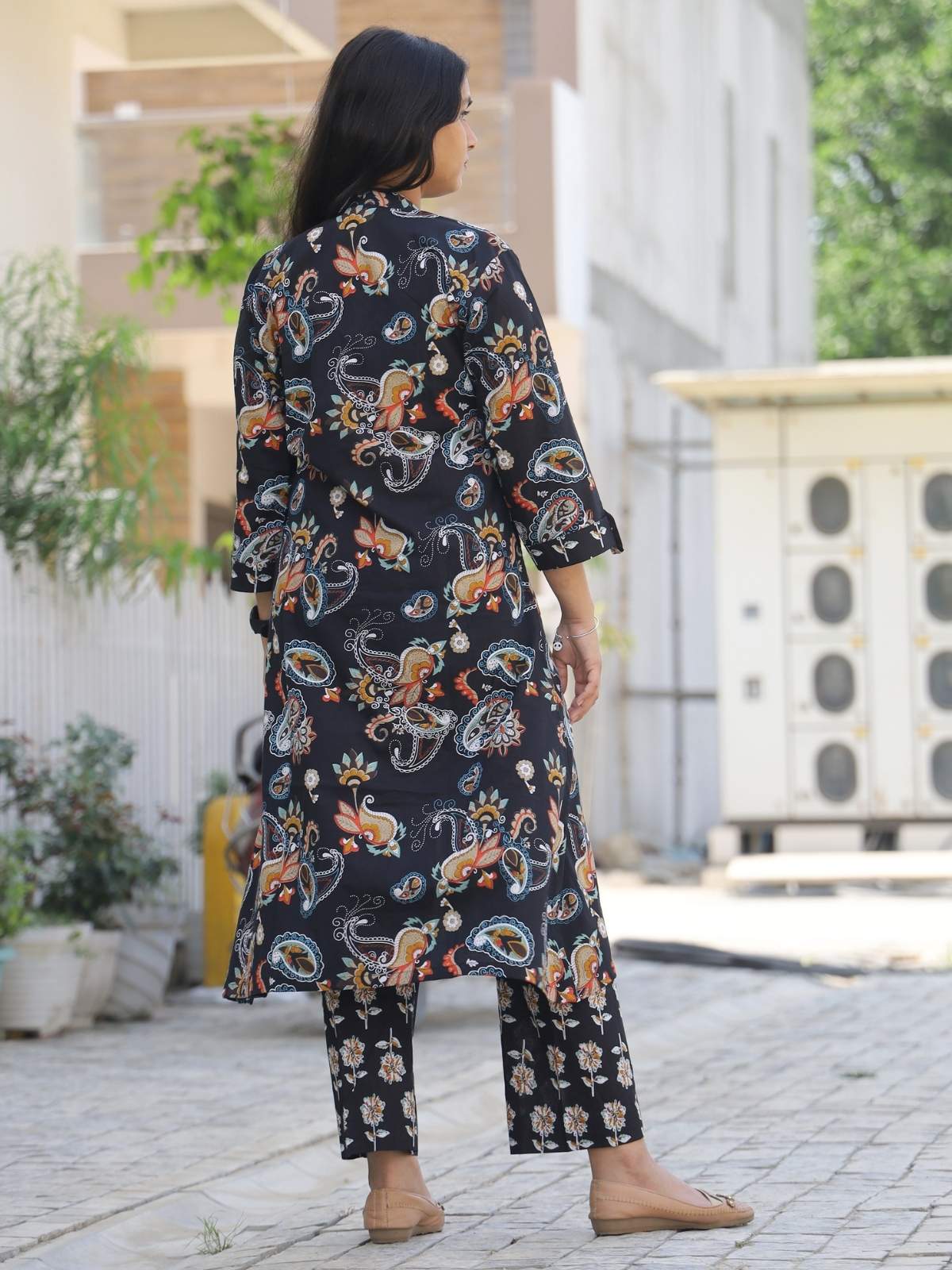 Midnight paisley print kurta set - back view