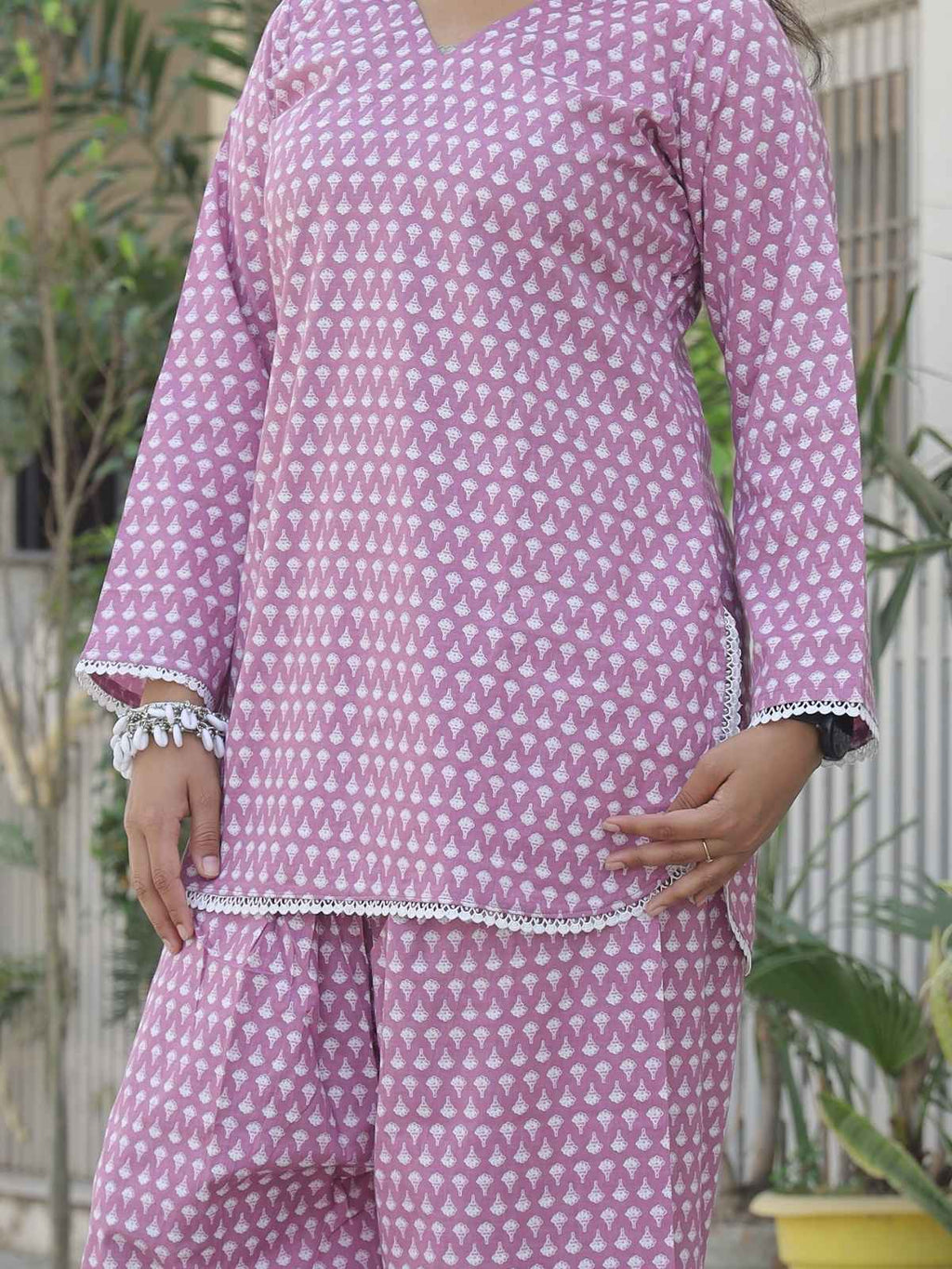 Pink Farsi kurta set - Jaipur cotton 60x60 fabric close up
