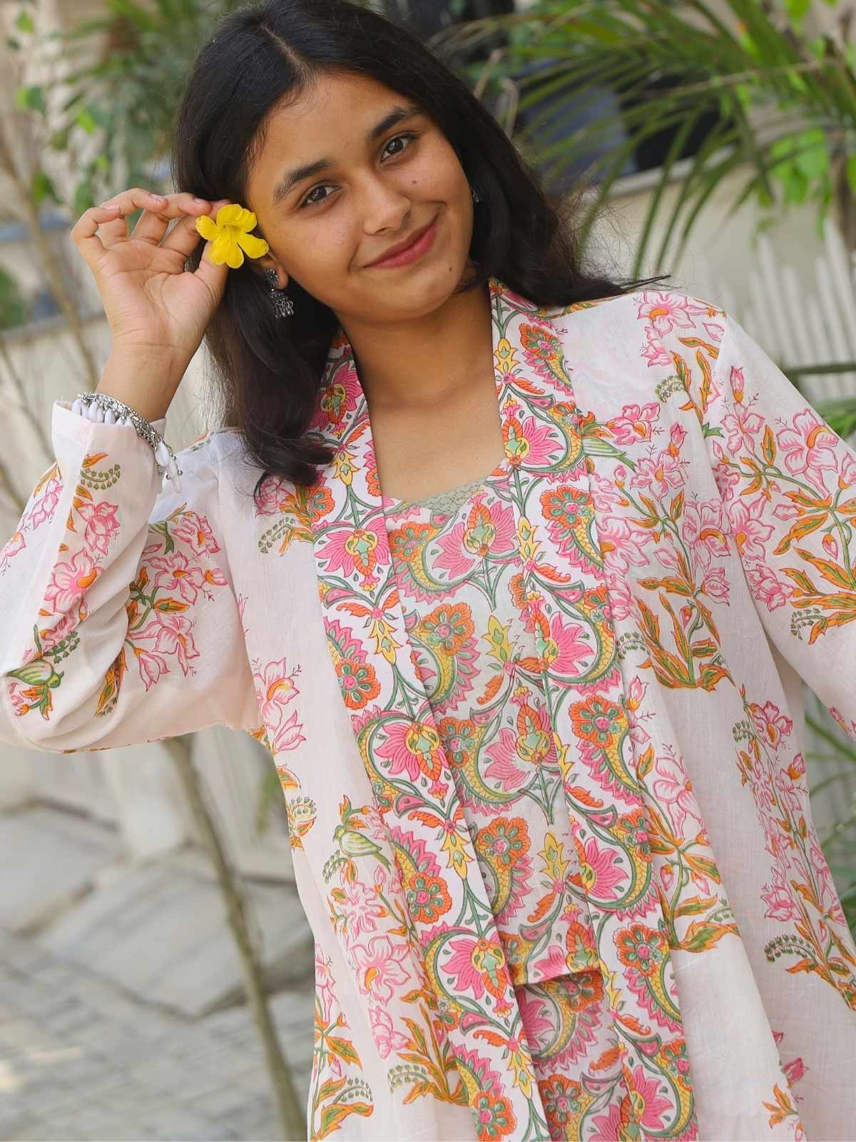Floral 3-piece kurta set - cotton blend fabric close up