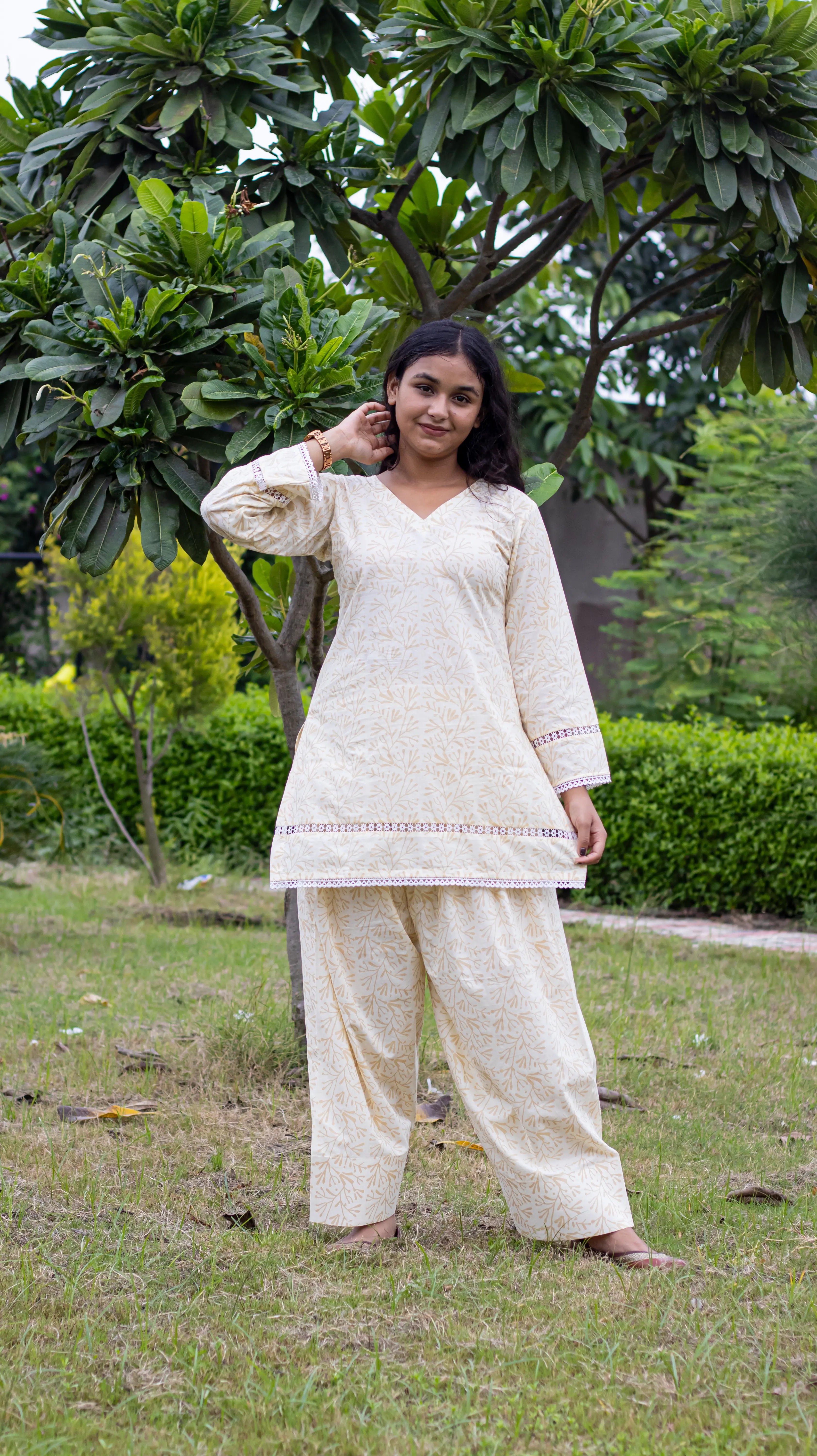 Printed Off-White Farsi Set
