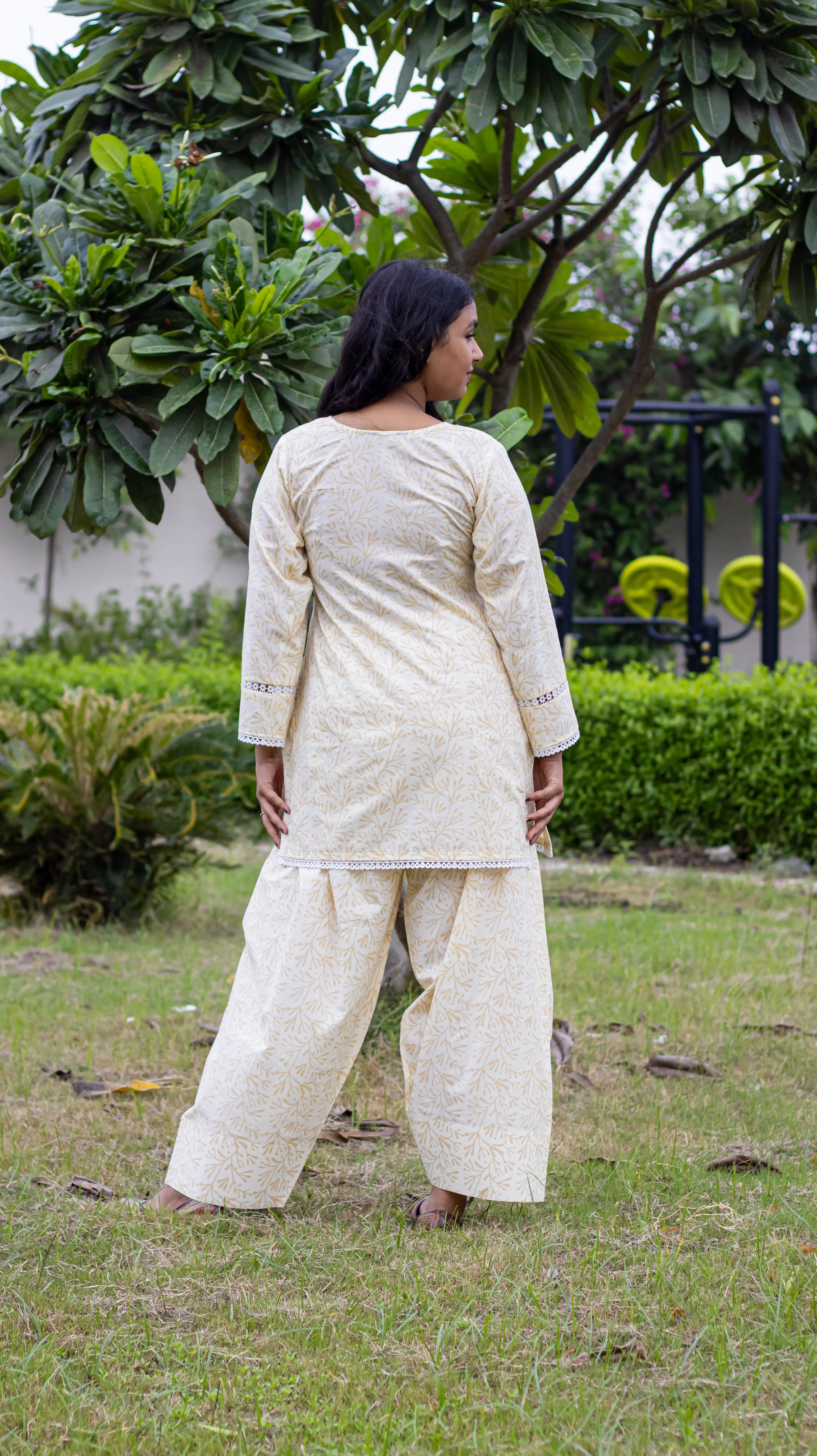 Printed Off-White Farsi Set
