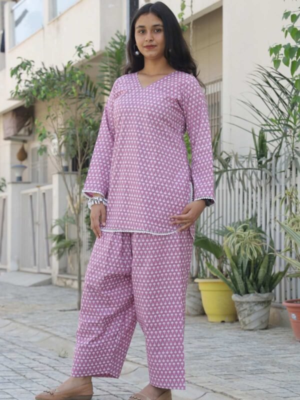 Pink Farsi Kurta Shalwar Set with Lace Detailing – Jaipur Cotton 60×60